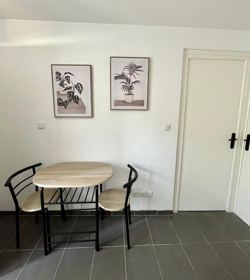 Le Central : Appartement Cosy Et Calme Saint-Germain-de-Joux Bagian luar foto